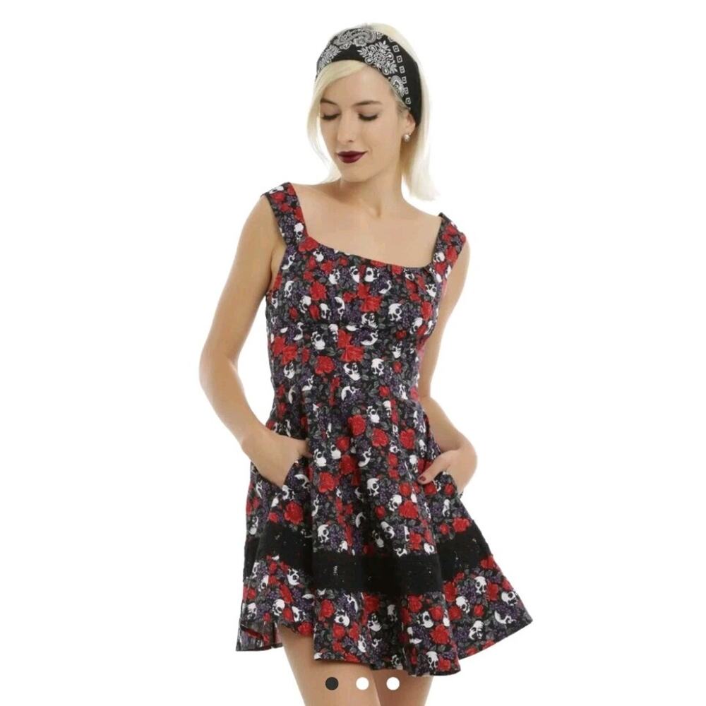 NWT Hot Topic Womens Skulls N Roses Tank Dress M Whimsigoth Pin Up